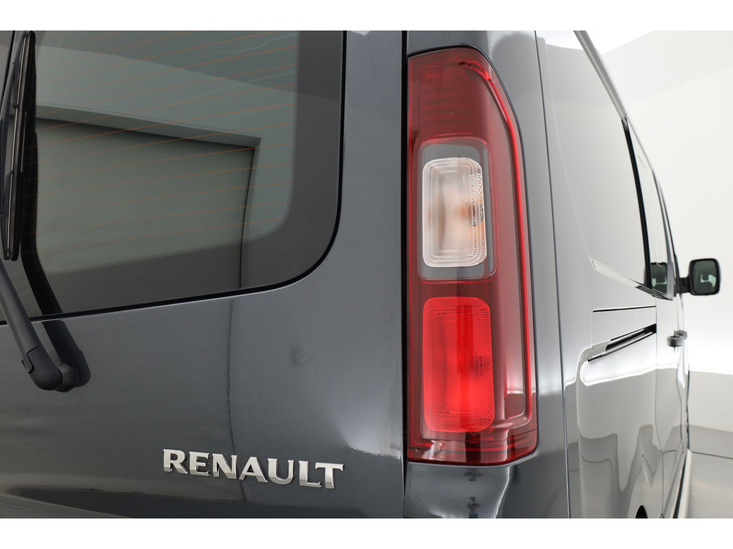 Renault Trafic 2.0 dCi 170pk-Automaat L2H1 Dubb. Cab. Luxe | Cruise | Camera | Stoelverw. | PDC V+A | DAB