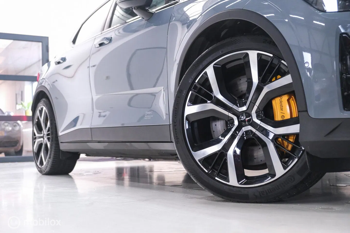 Polestar 2 Long Range Dual Motor Launch Edition 78kWh | 360 cam | Panorama | Trekhaak | CarPlay | Dealer OH | LED | Stoel + stuurwiel verwa