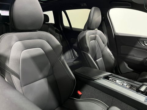 Volvo V60 2.0 B4 R-Design Pano Carplay Trekh. Autopilot NAP