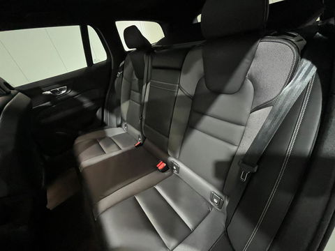 Volvo V60 2.0 B4 R-Design Pano Carplay Trekh. Autopilot NAP