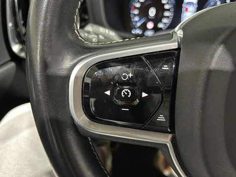 Volvo V60 2.0 B4 R-Design Pano Carplay Trekh. Autopilot NAP