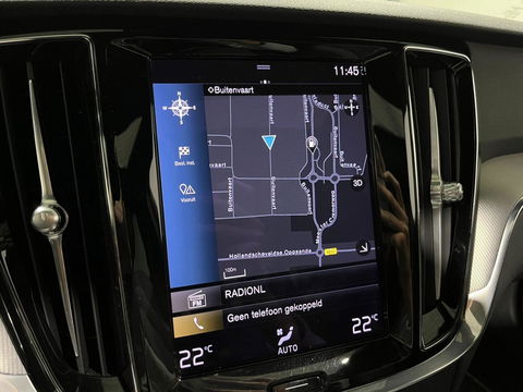 Volvo V60 2.0 B4 R-Design Pano Carplay Trekh. Autopilot NAP