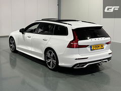 Volvo V60 2.0 B4 R-Design Pano Carplay Trekh. Autopilot NAP