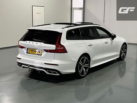 Volvo V60 2.0 B4 R-Design Pano Carplay Trekh. Autopilot NAP