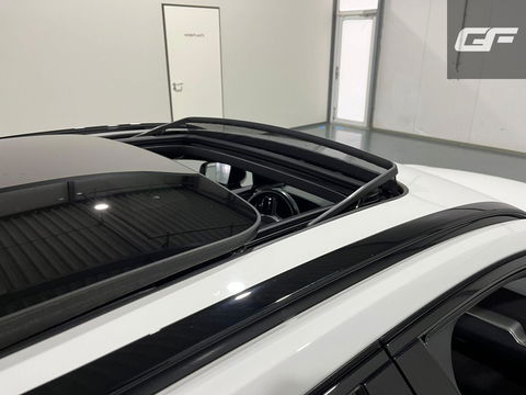Volvo V60 2.0 B4 R-Design Pano Carplay Trekh. Autopilot NAP