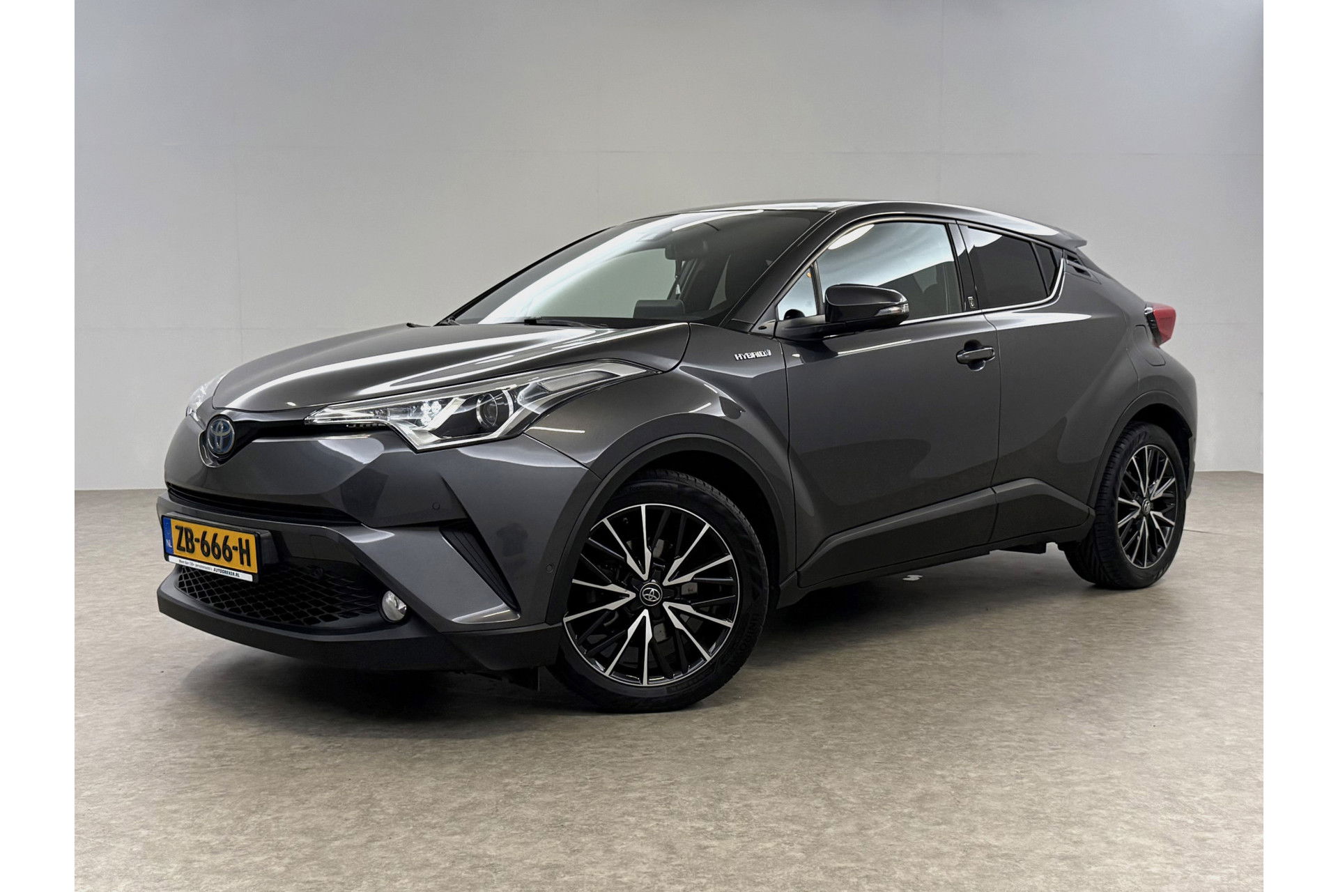 Toyota C-HR 1.8 Hybrid | 148PK | LED | Camera | Navigatie | Cruise | Parkeersensoren | 18"LMV