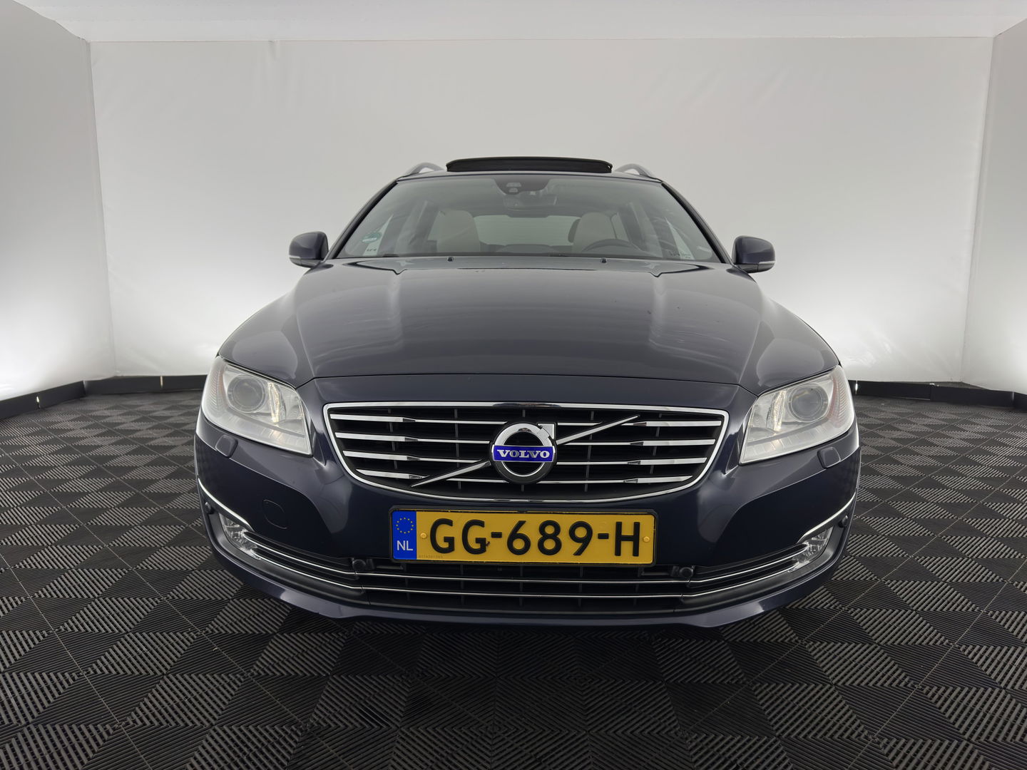 Volvo V70 2.0 D4 Summum *PANO | LUXURY-LEATHER | BI-XENON | MEMORY-PACK | NAVI-FULLMAP | CAMERA | HEATED-COMFORTSEATS | PRIVACY-GLASS | PDC | ECC | CRUISE | TOWBAR | 17''ALU*