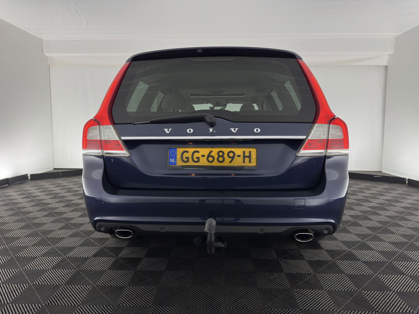 Volvo V70 2.0 D4 Summum *PANO | LUXURY-LEATHER | BI-XENON | MEMORY-PACK | NAVI-FULLMAP | CAMERA | HEATED-COMFORTSEATS | PRIVACY-GLASS | PDC | ECC | CRUISE | TOWBAR | 17''ALU*