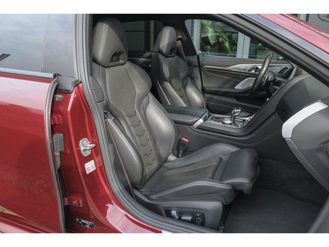 BMW 8 Serie Gran Coupé 840i 333pk M-sport xDrive Panoramadak M8 seats Bowers&Wilkins Stoelkoeling Aventurin Rot 20" LMV