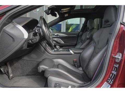 BMW 8 Serie Gran Coupé 840i 333pk M-sport xDrive Panoramadak M8 seats Bowers&Wilkins Stoelkoeling Aventurin Rot 20" LMV