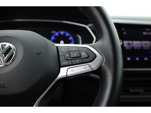 Volkswagen T-Cross 1.0 TSI Style DSG | Camera | Adapt. Cruise | Trekhaak | Beats | LED | Dodehoekdet. | 18'' | Keyless