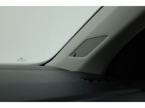 Volkswagen T-Cross 1.0 TSI Style DSG | Camera | Adapt. Cruise | Trekhaak | Beats | LED | Dodehoekdet. | 18'' | Keyless