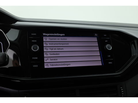 Volkswagen T-Cross 1.0 TSI Style DSG | Camera | Adapt. Cruise | Trekhaak | Beats | LED | Dodehoekdet. | 18'' | Keyless