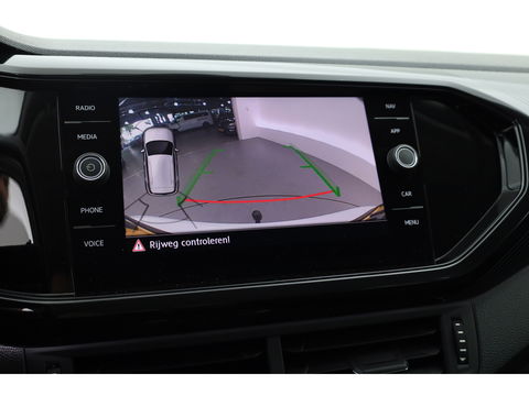 Volkswagen T-Cross 1.0 TSI Style DSG | Camera | Adapt. Cruise | Trekhaak | Beats | LED | Dodehoekdet. | 18'' | Keyless
