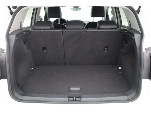 Volkswagen T-Cross 1.0 TSI Style DSG | Camera | Adapt. Cruise | Trekhaak | Beats | LED | Dodehoekdet. | 18'' | Keyless