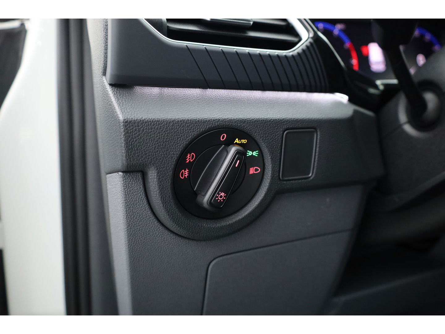 Volkswagen T-Cross 1.0 TSI Style DSG | Camera | Adapt. Cruise | Trekhaak | Beats | LED | Dodehoekdet. | 18'' | Keyless