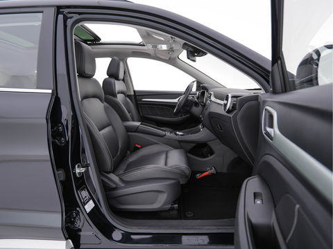 MG ZS EV Luxury 45 kWh {SOH-90 %} (INCL-BTW) Aut. *PANO | LUXURY-LEATHER | CCS-FASTLOADER | KEYLESS | NAVI-FULLMAP | ADAPTIVE-CRUISE | CAMERA | HEATED-SPORTSEATS | CARPLAY | BLINDSPOT | DAB | LANE-ASSIST | PRIVACY-GLASS | 17"