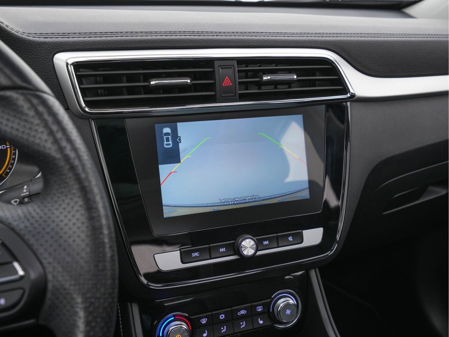 MG ZS EV Luxury 45 kWh {SOH-90 %} (INCL-BTW) Aut. *PANO | LUXURY-LEATHER | CCS-FASTLOADER | KEYLESS | NAVI-FULLMAP | ADAPTIVE-CRUISE | CAMERA | HEATED-SPORTSEATS | CARPLAY | BLINDSPOT | DAB | LANE-ASSIST | PRIVACY-GLASS | 17"