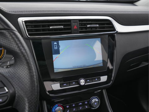 MG ZS EV Luxury 45 kWh {SOH-90 %} (INCL-BTW) Aut. *PANO | LUXURY-LEATHER | CCS-FASTLOADER | KEYLESS | NAVI-FULLMAP | ADAPTIVE-CRUISE | CAMERA | HEATED-SPORTSEATS | CARPLAY | BLINDSPOT | DAB | LANE-ASSIST | PRIVACY-GLASS | 17"