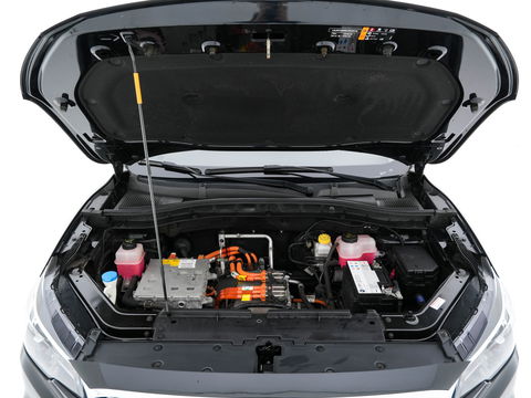 MG ZS EV Luxury 45 kWh {SOH-90 %} (INCL-BTW) Aut. *PANO | LUXURY-LEATHER | CCS-FASTLOADER | KEYLESS | NAVI-FULLMAP | ADAPTIVE-CRUISE | CAMERA | HEATED-SPORTSEATS | CARPLAY | BLINDSPOT | DAB | LANE-ASSIST | PRIVACY-GLASS | 17"