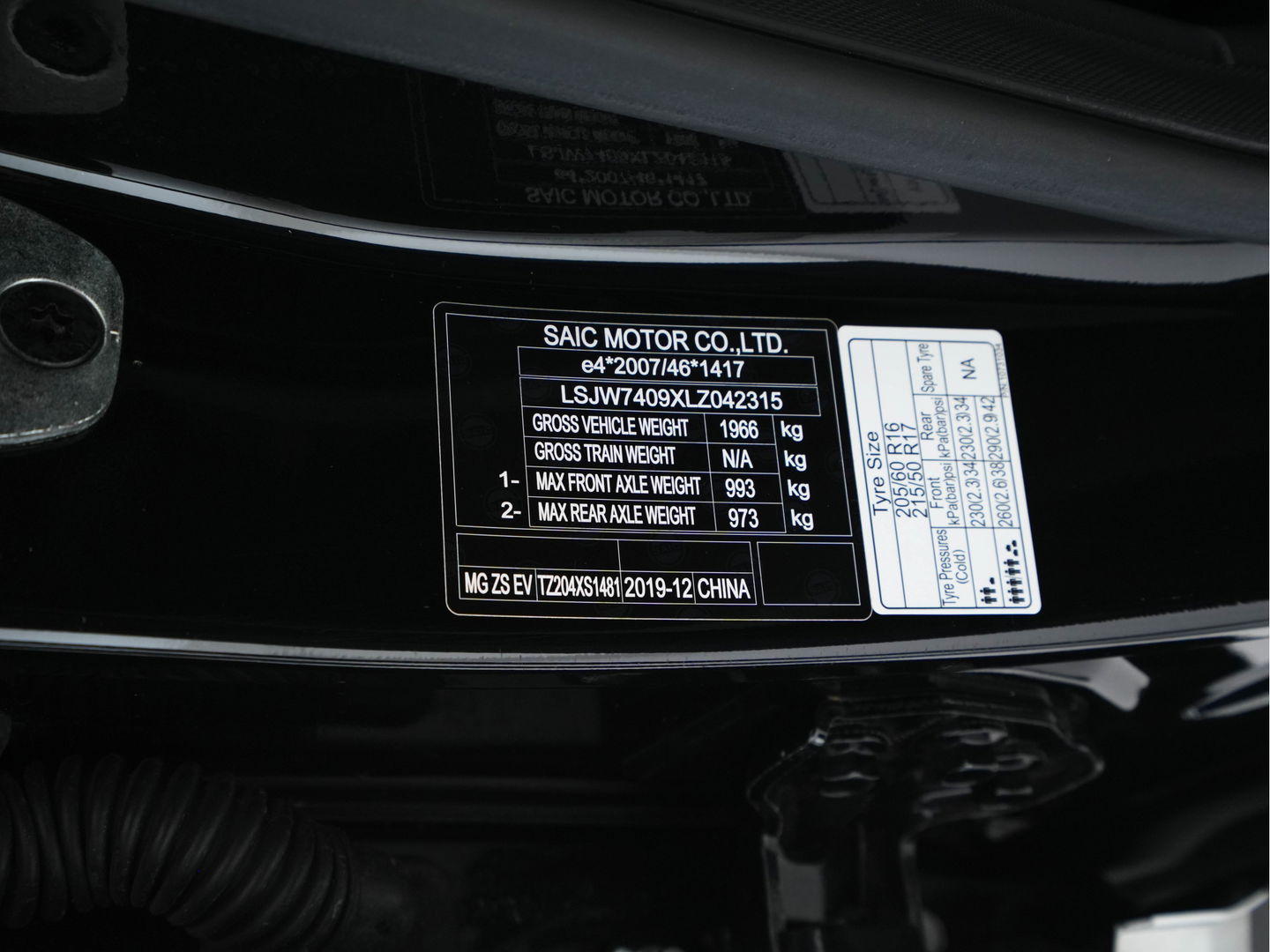 MG ZS EV Luxury 45 kWh {SOH-90 %} (INCL-BTW) Aut. *PANO | LUXURY-LEATHER | CCS-FASTLOADER | KEYLESS | NAVI-FULLMAP | ADAPTIVE-CRUISE | CAMERA | HEATED-SPORTSEATS | CARPLAY | BLINDSPOT | DAB | LANE-ASSIST | PRIVACY-GLASS | 17"