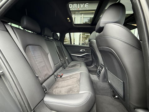 BMW 3 Serie Touring 330e High Ex. M-sport plus|SOH98%|Pano|Laser|CoPilot|HiFi|Trekhaak|Dravit grey
