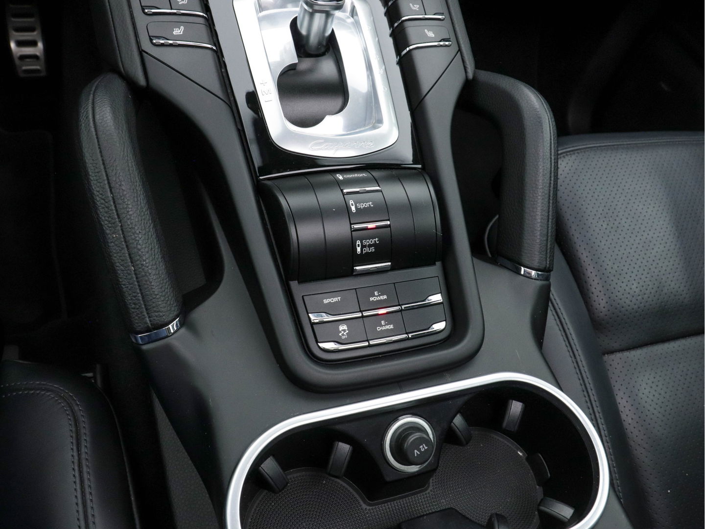 Porsche Cayenne 3.0 S E-Hybrid (INCL-BTW) *PANO | LUXURY-LEATHER | BI-XENON | BOSE-SOUND | MEMORY-PACK | HEATED-COMFORTSEATS | PRIVACY-GLASS | CAMERA | NAVI-FULLMAP | ECC | PDC | CRUISE | 21''ALU*