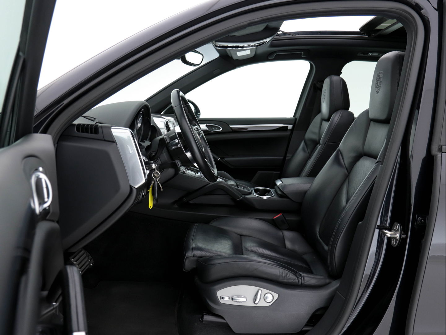Porsche Cayenne 3.0 S E-Hybrid (INCL-BTW) *PANO | LUXURY-LEATHER | BI-XENON | BOSE-SOUND | MEMORY-PACK | HEATED-COMFORTSEATS | PRIVACY-GLASS | CAMERA | NAVI-FULLMAP | ECC | PDC | CRUISE | 21''ALU*