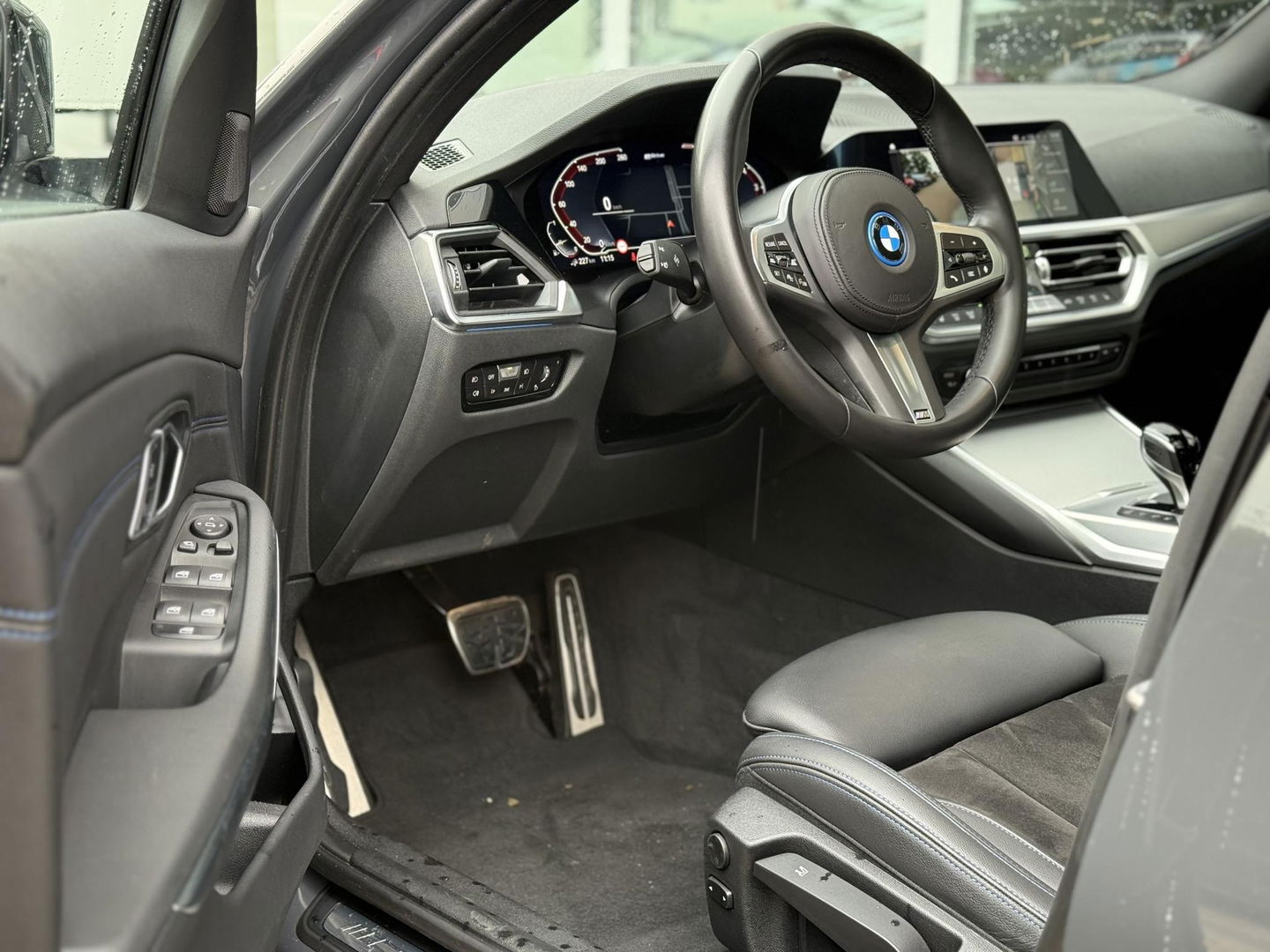 BMW 3 Serie Touring 330e High Ex. M-sport plus|SOH98%|Pano|Laser|CoPilot|HiFi|Trekhaak|Dravit grey