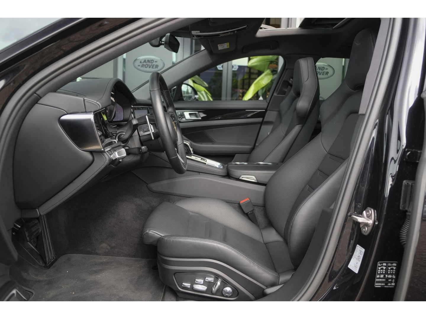 Porsche Panamera Sport Turismo 4 2.9 V6 330pk Sport design Adaptieve sportstoelen Sportuitlaat Luchtvering Stoelkoeling Bose Adaptive cruise 21" LMV