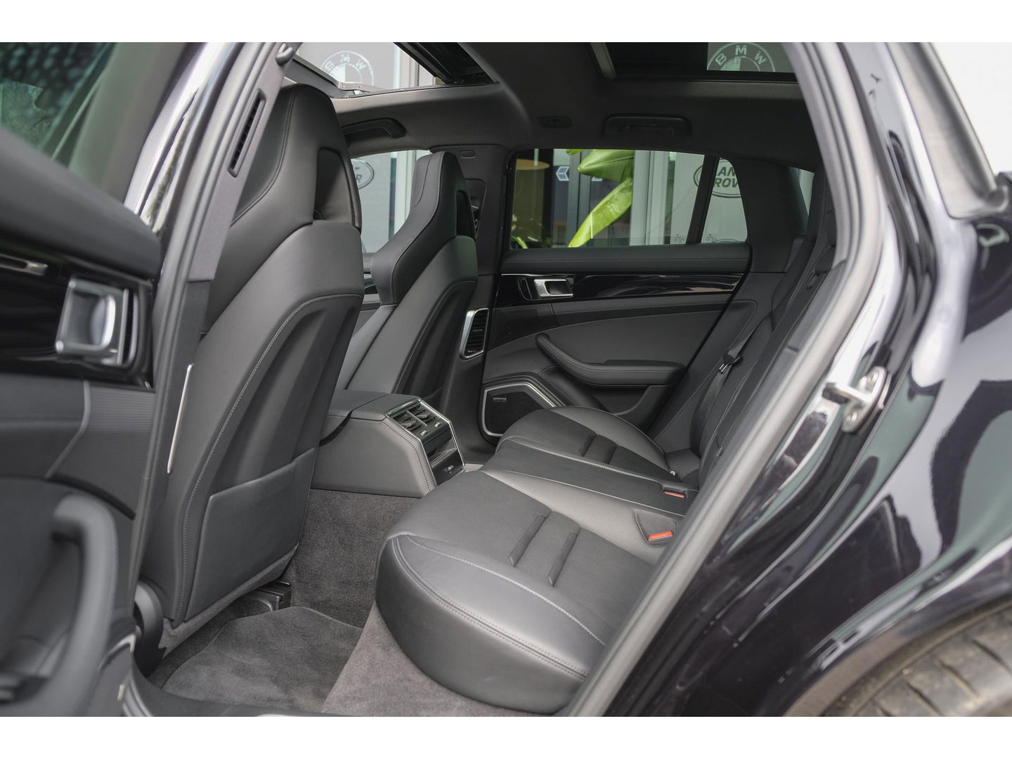 Porsche Panamera Sport Turismo 4 2.9 V6 330pk Sport design Adaptieve sportstoelen Sportuitlaat Luchtvering Stoelkoeling Bose Adaptive cruise 21" LMV