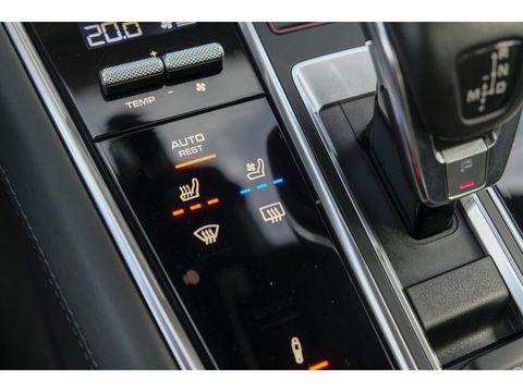 Porsche Panamera Sport Turismo 4 2.9 V6 330pk Sport design Adaptieve sportstoelen Sportuitlaat Luchtvering Stoelkoeling Bose Adaptive cruise 21" LMV