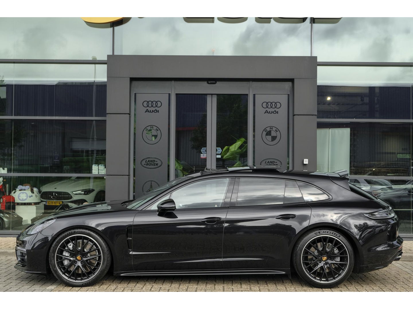 Porsche Panamera Sport Turismo 4 2.9 V6 330pk Sport design Adaptieve sportstoelen Sportuitlaat Luchtvering Stoelkoeling Bose Adaptive cruise 21" LMV