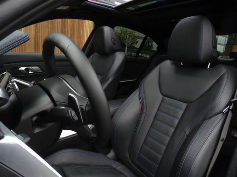 BMW 3-serie 330e 292PK M-sport Individual / Laser *NAP*