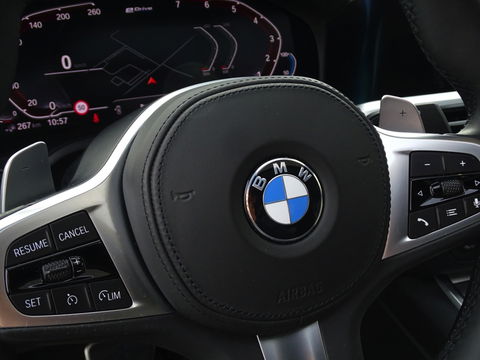 BMW 3-serie 330e 292PK M-sport Individual / Laser *NAP*