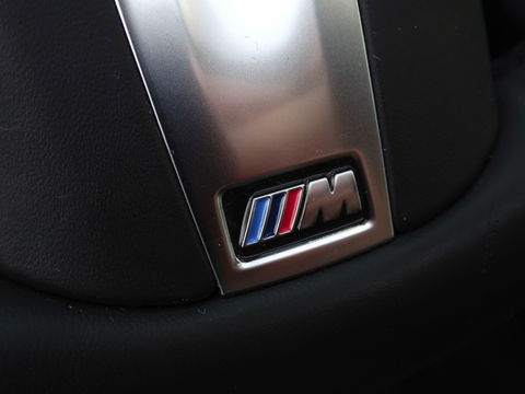 BMW 3-serie 330e 292PK M-sport Individual / Laser *NAP*