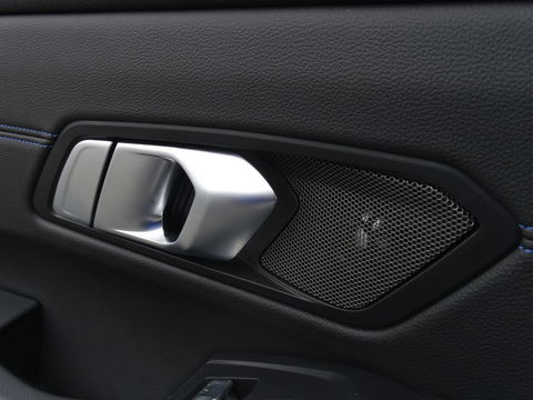 BMW 3-serie 330e 292PK M-sport Individual / Laser *NAP*