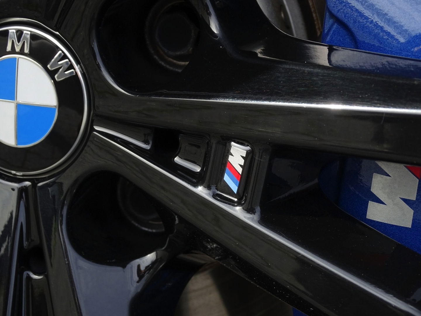 BMW 3-serie 330e 292PK M-sport Individual / Laser *NAP*