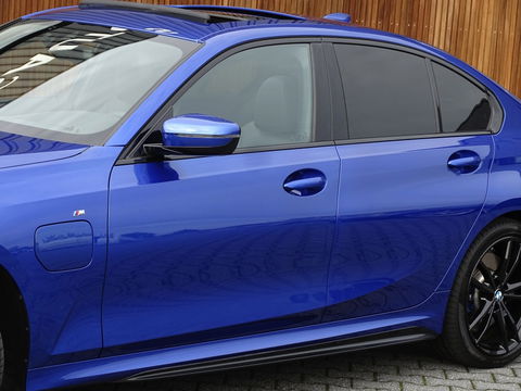 BMW 3-serie 330e 292PK M-sport Individual / Laser *NAP*