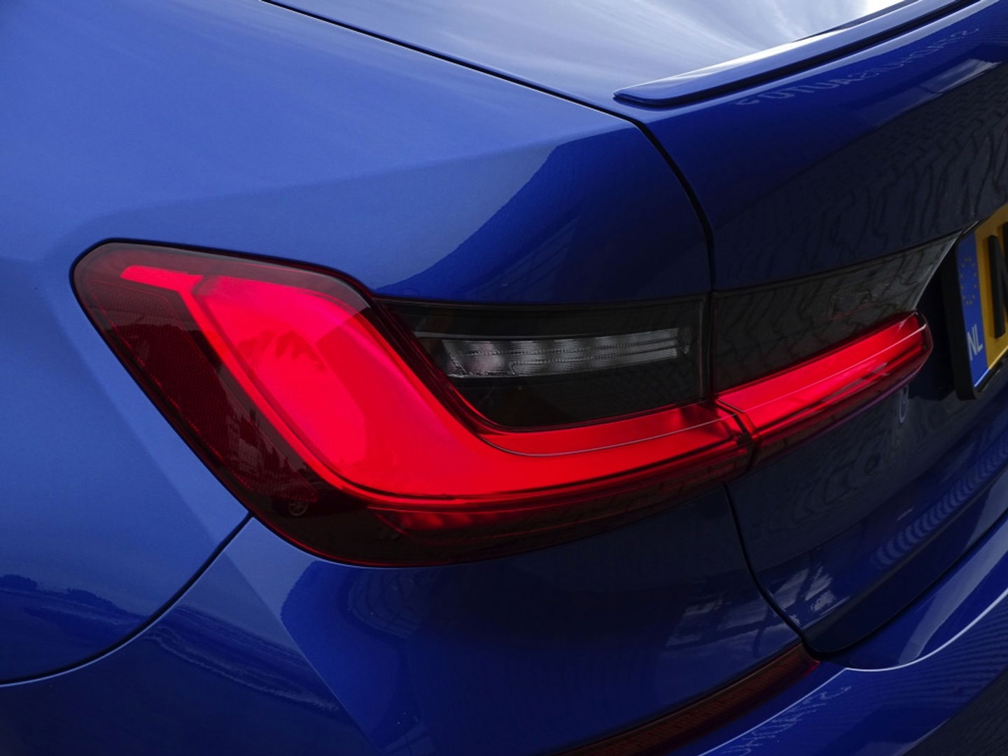 BMW 3-serie 330e 292PK M-sport Individual / Laser *NAP*