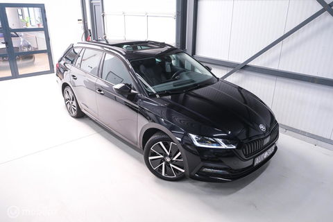 Škoda Octavia Combi 1.4 TSI iV PHEV Sportline Business | Panorama | VC | ambiance | Adaptive | Massage | Stoel + stuurwiel verwarming |