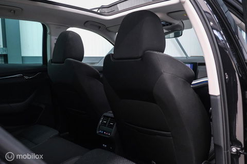 Škoda Octavia Combi 1.4 TSI iV PHEV Sportline Business | Panorama | VC | ambiance | Adaptive | Massage | Stoel + stuurwiel verwarming |