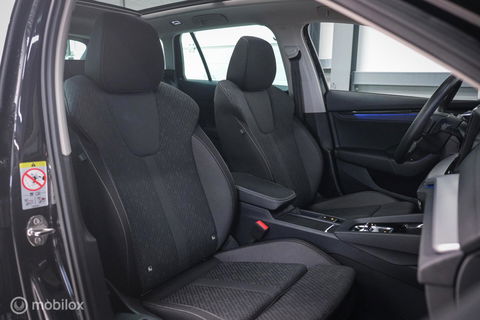 Škoda Octavia Combi 1.4 TSI iV PHEV Sportline Business | Panorama | VC | ambiance | Adaptive | Massage | Stoel + stuurwiel verwarming |