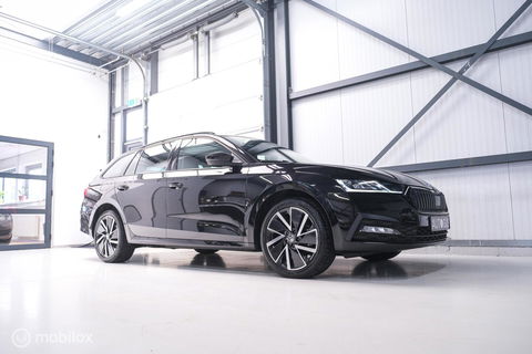 Škoda Octavia Combi 1.4 TSI iV PHEV Sportline Business | Panorama | VC | ambiance | Adaptive | Massage | Stoel + stuurwiel verwarming |