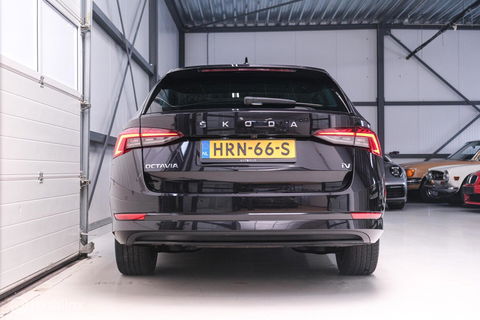Škoda Octavia Combi 1.4 TSI iV PHEV Sportline Business | Panorama | VC | ambiance | Adaptive | Massage | Stoel + stuurwiel verwarming |