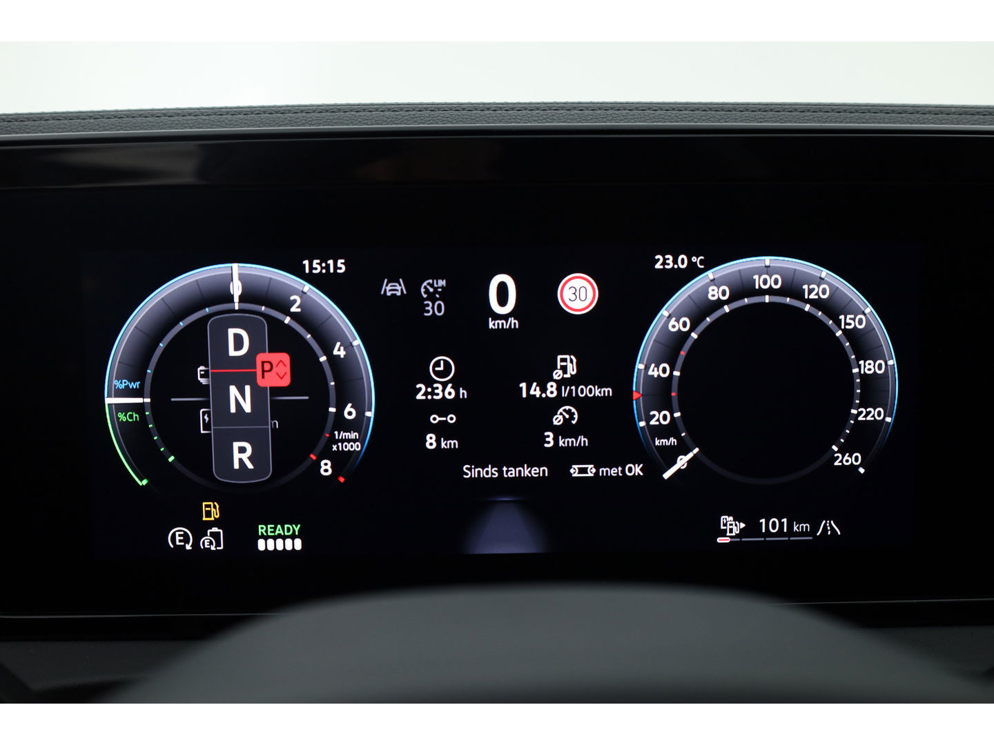Volkswagen Tiguan 1.5 eHybrid R-Line Black Style | Pano | Massage | Adapt. Cruise | IQ. Light | Camera | Keyless | CarPlay