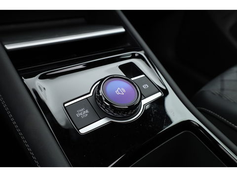 Volkswagen Tiguan 1.5 eHybrid R-Line Black Style | Pano | Massage | Adapt. Cruise | IQ. Light | Camera | Keyless | CarPlay