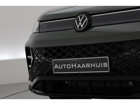 Volkswagen Tiguan 1.5 eHybrid R-Line Black Style | Pano | Massage | Adapt. Cruise | IQ. Light | Camera | Keyless | CarPlay
