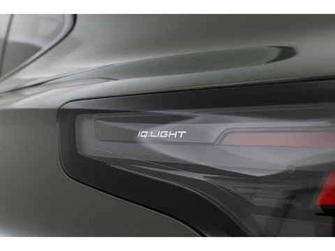 Volkswagen Tiguan 1.5 eHybrid R-Line Black Style | Pano | Massage | Adapt. Cruise | IQ. Light | Camera | Keyless | CarPlay