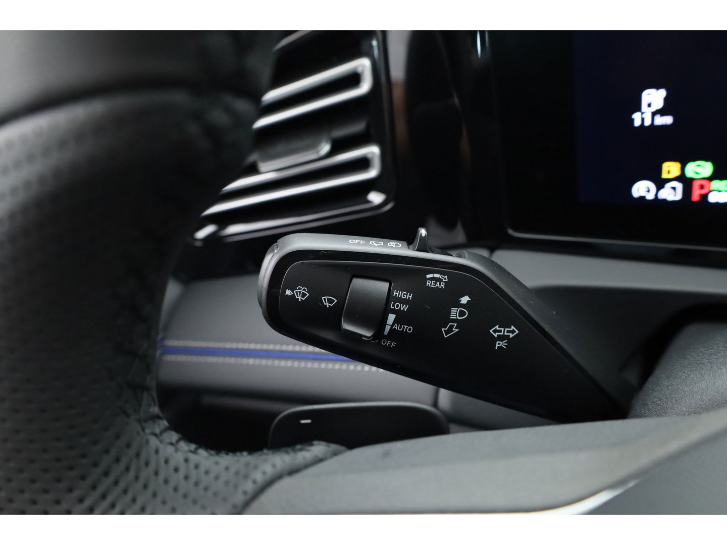 Volkswagen Tiguan 1.5 eHybrid R-Line Black Style | Pano | Massage | Adapt. Cruise | IQ. Light | Camera | Keyless | CarPlay